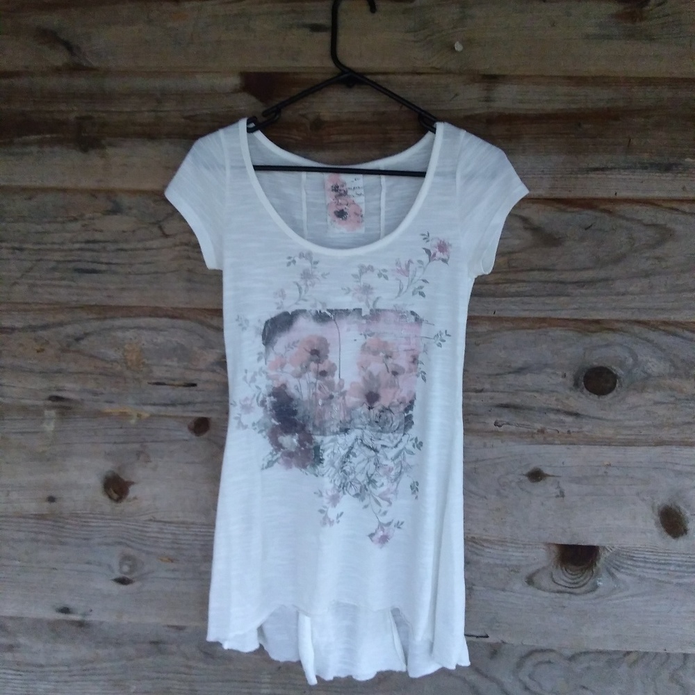 Long white tunic with flowers on front